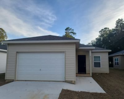 3 Bedroom 2BA 1256 ft Furnished House For Rent in Crestview, FL