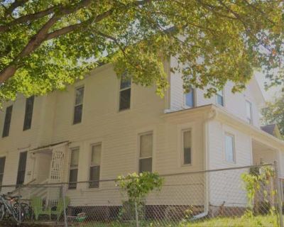 2 Bedroom 1BA 0 ft Pet-Friendly Apartment For Rent in Ames, IA