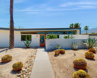 3 Bedroom 2BA Pet-Friendly House Vacation Rental in The Palm and Citrus - 2135, Palm Springs, CA
