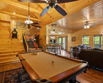 5 beds 3 bath cabin vacation rental in Whittier, NC