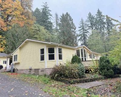3 Bedroom 2.5BA 1782 ft Pet-Friendly Apartment For Rent in West Side Highway, WA