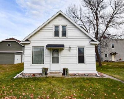 2 Bedroom 1BA 1020 ft Single Family Home For Sale in DILWORTH, MN