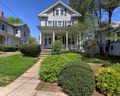 2 Bedroom 1BA 1500 ft Apartment For Rent in Branford, CT