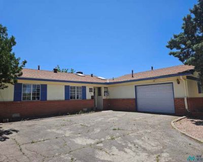 3 Bedroom 3BA 1866 ft Single Family Home For Sale in GALLUP, NM