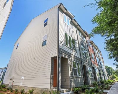 3 Bedroom 3BA 1600 ft Townhouse For Sale in Atlanta, GA