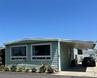 2 Bedroom 2BA 1368 ft Mobile Home For Sale in Costa Mesa, CA