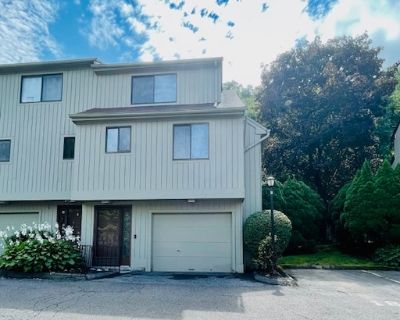 2 Bedroom 1BA 1328 ft Condo For Sale in Beacon Falls, CT