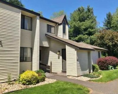 2 Bedroom 2BA 1110 ft Pet-Friendly Apartment For Rent in Hartford County, CT