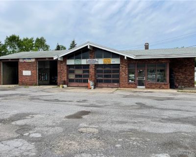 2435 ft Commercial Property For Sale in Orchard Park, NY