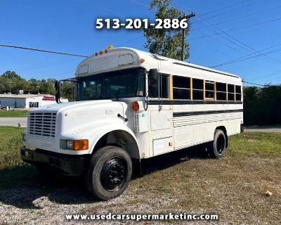 2001 International 3800 14-Seat School Bus