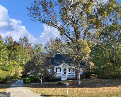 4 Bedroom 3BA 3630 ft Single Family Home For Sale in Hoschton, GA