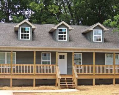 3 Bedroom 2BA 1380 ft Pet-Friendly Apartment For Rent in Maryville, TN