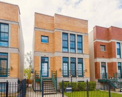 5 Bedroom 4BA 3000 ft Apartment For Rent in Chicago, IL