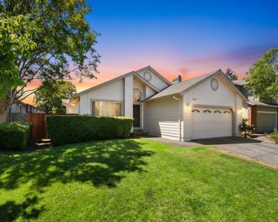 3 Bedroom 2BA 1564 ft Single Family Home For Sale in Santa Rosa, CA