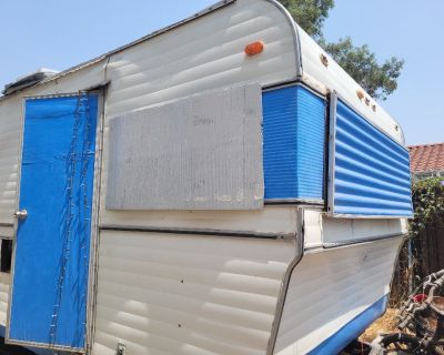 1971 26ft Spartan Cavalier travel trailer