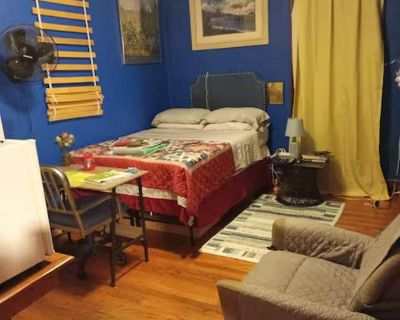 Private room with shared bathroom in a House with 2 roomies, Albany, NY 12208