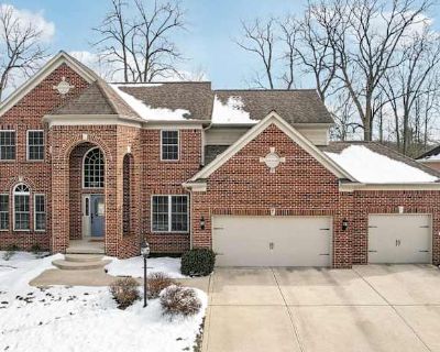 Available on: now. Furnished. Pet friendly. Parking available * Internet included * LGBTQ+ friendly * Cat friendly * Dog friendly * Students welcome * 40+ years welcome. We live in a 4 bedroom 4 bath home with a fully finished basement. Our house is completely furnished but we do have room for more.. Rent $1,500 per month Bills Included Security deposit None Property type House Room furnishing ...