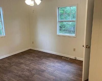 Total rooms: 2. Deposit: $499.00 * Utilities included?: Yes * Fees apply?: No. References are not required. No preference. Smoking is allowed. Not for couples. Furnishings: Unfurnished * Parking: Yes * Garage: No * Yard/patio: No * Balcony/roof terrace: No * Disabled access: No * Living room: shared * Broadband included: Yes. Availability Available Now Minimum term None Maximum term None. This ...