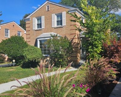 4 Bedroom 3BA 1656 ft Single Family Home For Sale in DES PLAINES, IL