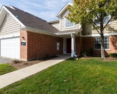 20 Wildflower Ln Apt 3933. BY AMAZING RESORT STYLE COMPLEX!! Renovated and Beautiful 3rd floor 2 Bedroom/2 Bathroom apartment with a Balcony, Vaulted Ceiling, Breakfast Bar, and In-Unit Washer and Dryer! Community amenities include swimming pools, gym, lounge, business center w/ WiFi. Tennis and volleyball courts! Pet-friendly living located in the heart of Schaumburg near 90/290 expressways, n...