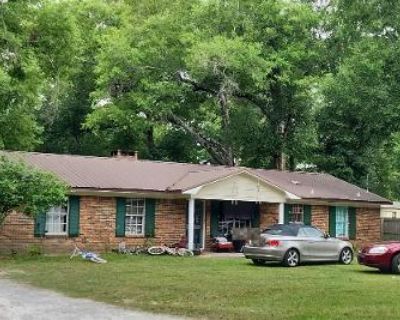 3 Bed 2.5 Bath Preforeclosure Property in Foley, AL 36535 - Helton Dr