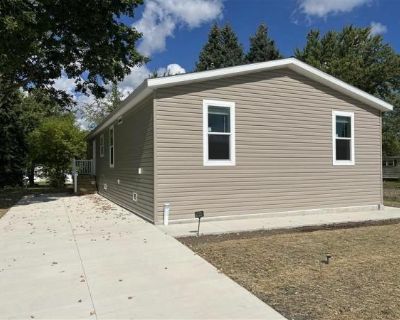 3 Bedroom 2BA 1456 ft Mobile Home For Rent in Pleasant Prairie, WI