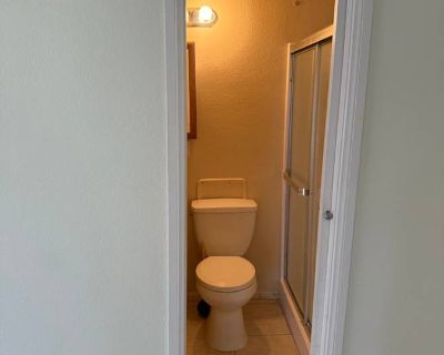 Available on: now. Furnished. Parking available * LGBTQ+ friendly * Children friendly * Students welcome * 40+ years welcome. 1 Bed, 1 Bath Room for Rent Available Now! Month-to-month lease. Looking for a responsible, chill, and kindspirited roommate to share this cozy, peaceful space. The room is downstairs, right as you come in from the garage, so you ll have plenty of privacy everything else...