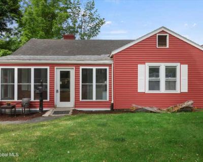 2 Bedroom 1BA 1040 ft Single Family Home For Sale in DELMAR, NY