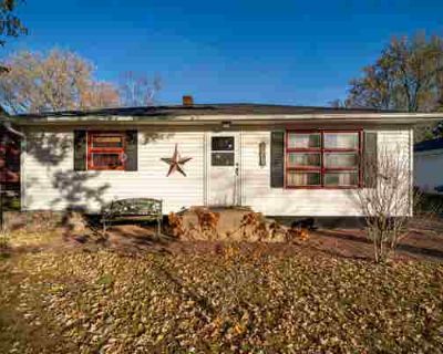 3 Bedroom 1BA 936 ft Single Family Home For Sale in NEW LONDON, WI