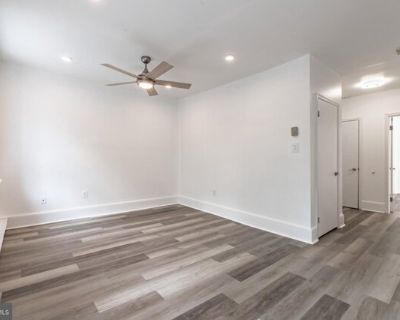 142 S 6th St Apt 4. This chic 1-bedroom, 1-bathroom apartment, full of natural light, located on the second floor, sits on a very quiet street in the beautiful historic district of Easton. The modern designed kitchen includes all necessary items: large 9 inches deep sink, stainless steel dishwasher, large stainless steel two door fridge with large freezer, stainless steel stove, washer dryer co...