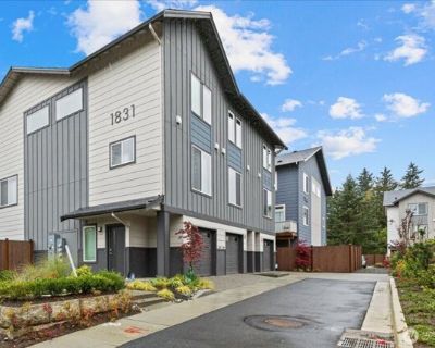 1831 100th St SW Unit B. Available now! Modern 2-bed, 2.5-bath townhouse in Everett-just minutes from Boeing, Paine Field, and 20 mins to the Naval Base. Enjoy a stylish kitchen with quartz countertops, all appliances, and pantry. The 2nd floor features LVP flooring, a balcony, and ductless mini-splits for year-round comfort. Upstairs you'll find cozy carpeted bedrooms, laundry, and bathrooms. ...