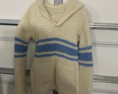 Womens wool pullover size XL. Made in Italy. Great condition from a smoke free