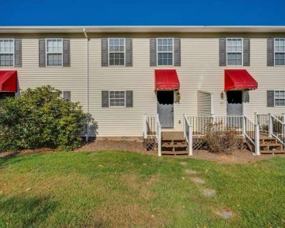 2 Bedroom 1.5BA 1280 ft Apartment For Rent in Johnson City, TN