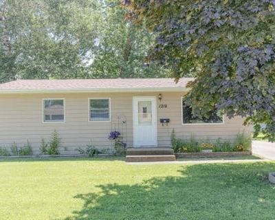 4 Bedroom 2BA 1752 ft Single Family Home For Sale in SPENCER, IA