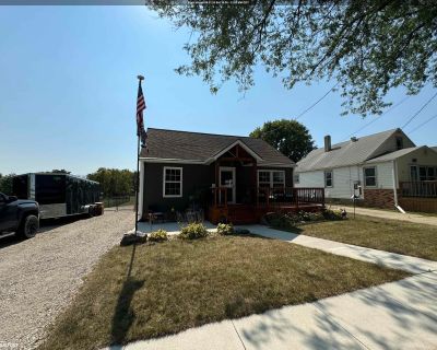 2 Bedroom 1BA 1123 ft Single Family House For Sale in Clear Lake, IA