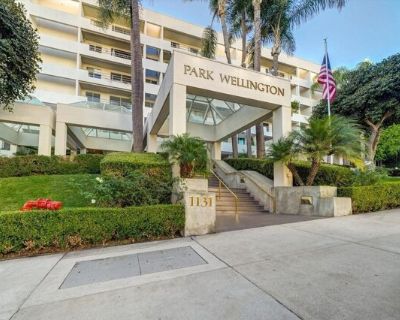 1131 Alta Loma Rd Apt 508. Come experience the ultimate pied-a-terre at the luxurious Park Wellington in West Hollywood. Designer-done penthouse is offered fully furnished and provides the very best in service and amenities. Ideally located just off Sunset Blvd and directly across from the iconic Sunset Marquis Hotel, this residence places you in the heart of it all. Airy, bright, and thoughtfu...