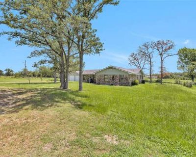 3 Bedroom 2BA 1681 ft Single Family Home For Sale in BEDIAS, TX