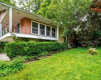4 Bedroom 3BA 2196 ft Single Family House For Sale in Akron, OH