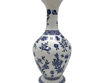 Vinatge Coalport Blue & White Blue Onion Vase