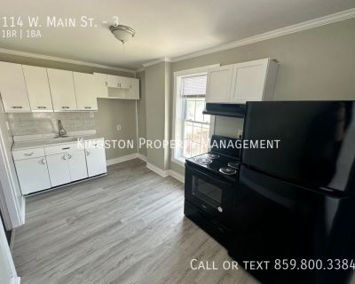 114 W. Main St.. This adorable 1 bedroom is now available! Featuring hardwood flooring throughout, spacious rooms, off street parking, and so much more! Located in Historic Downtown Carlisle, just down the street from EZ Riders Pizza, Garrett's on Broadway and so much more. Just 20 minutes from Paris and 45 minutes from Lexington! Take some time today to see your new home! **For the quickest re...