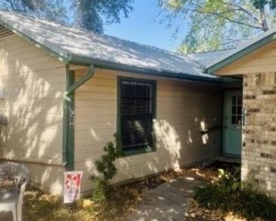 W San Antonio St Unit A, Lockhart, Flat For Rent