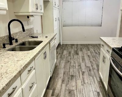 3 Bedroom 2BA 1385 ft Condo For Sale in Anaheim, CA