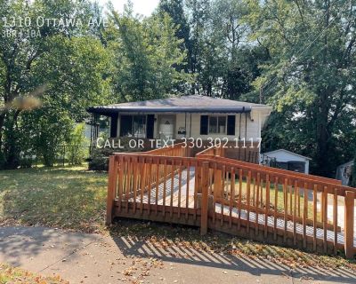 3 Bedroom 1BA Pet-Friendly Single-family home For Rent in Akron, OH