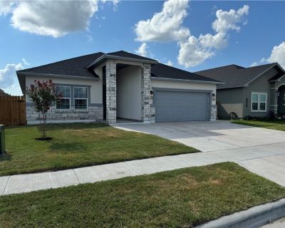 4 Bedroom 3BA 2401 ft Single Family House For Sale in Corpus Christi, TX