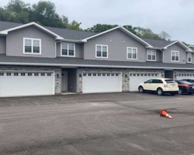 3 Bedroom 2.5BA 1150 ft Apartment For Rent in Janesville, WI