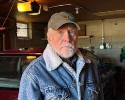 Non-smoker. Budget: $450 per month. Ready to move: December 1. Looking for myself. I am quiet, clean, non smoker and active. I prefer South Minneapolis or the west suburbs.