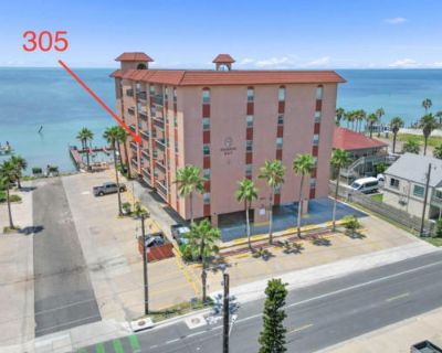 2 Bedroom 2BA 983 ft Furnished Condominium For Sale in SOUTH PADRE ISLAND, TX