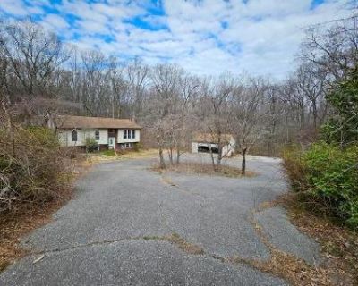 5 Bed 3 Bath Foreclosure Property in Millersville, MD 21108 - Charles Hall Dr