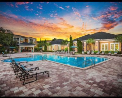 2 bedrooms 2 baths looking for a roommate luxury apartment