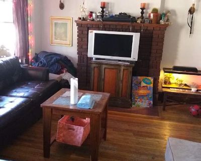 Private room with shared bathroom in an apartment, Albany, NY 12203